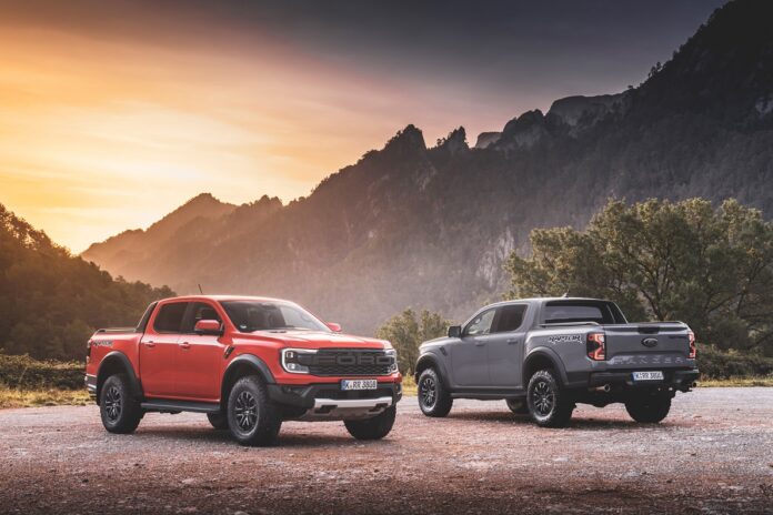 Ranger_Raptor-group-03.jpg