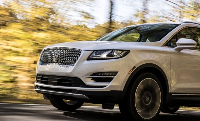 19Lincoln-MKC_14_HR.jpg