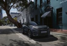 Lexus no fabricaba nada pequeño, hasta ahora, que presentó el nuevo LBX