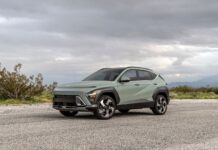 Con dinámicas proporciones, así se presenta el diseño exterior del nuevo Hyundai KONA. Video