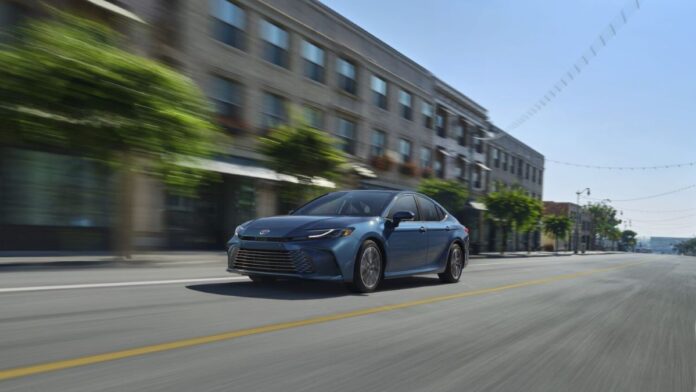 2025_Toyota-Camry_XSE_001-1500x844-1.jpg