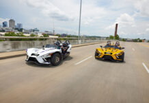 El Polaris Slingshot del 2024, un auto de tres ruedas para divertirse en el camino