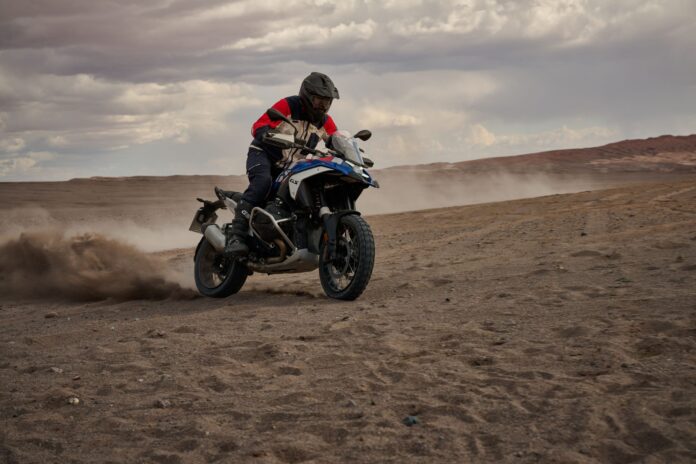 P90524456_highRes_the-new-bmw-r-1300-g-scaled.jpg